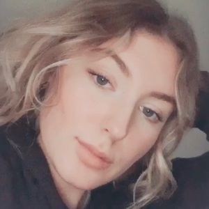 Meet your Posher, Mia